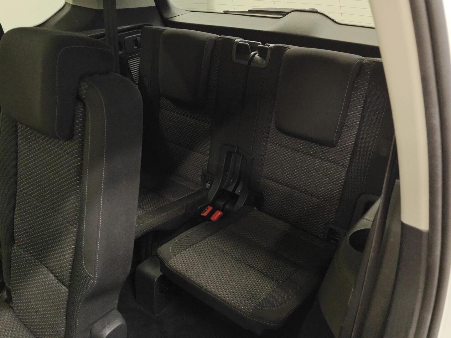 VOLKSWAGEN Touran 2017