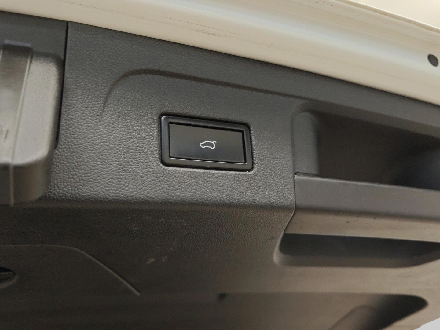 VOLKSWAGEN Touran 2017