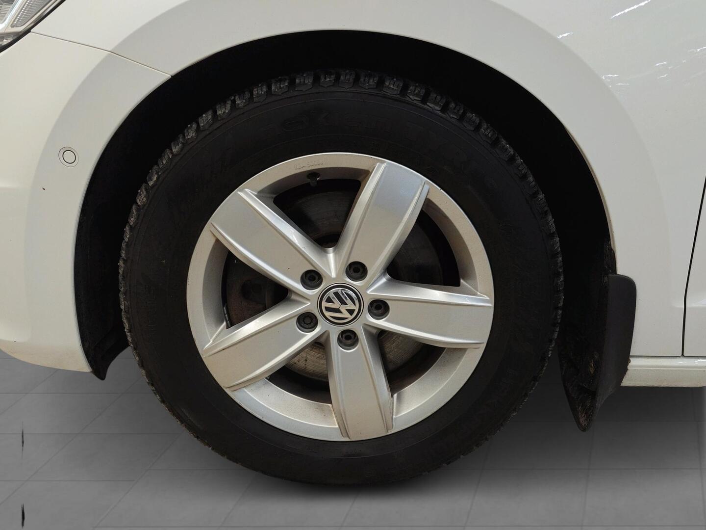 VOLKSWAGEN Touran 2017