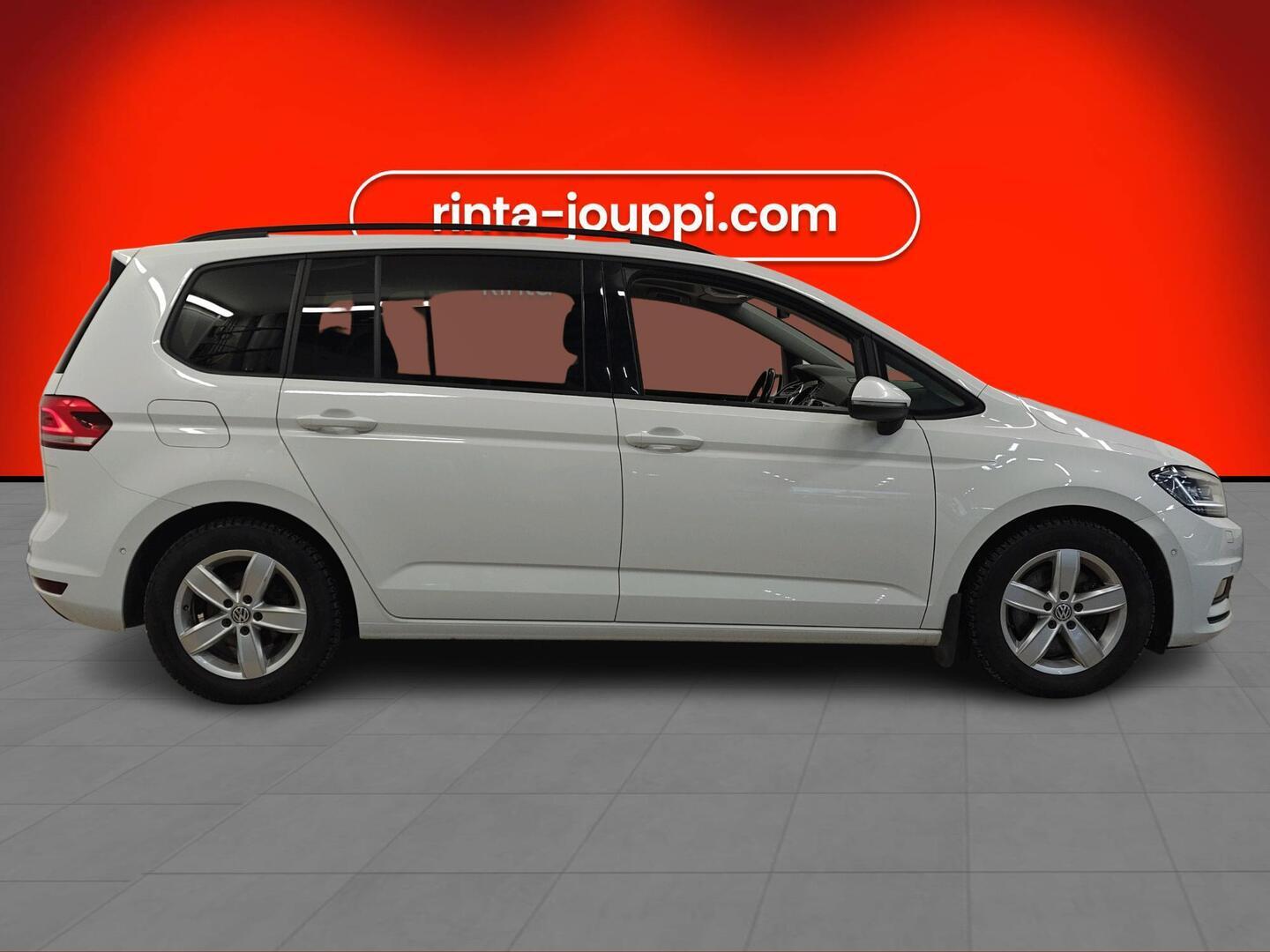 VOLKSWAGEN Touran 2017