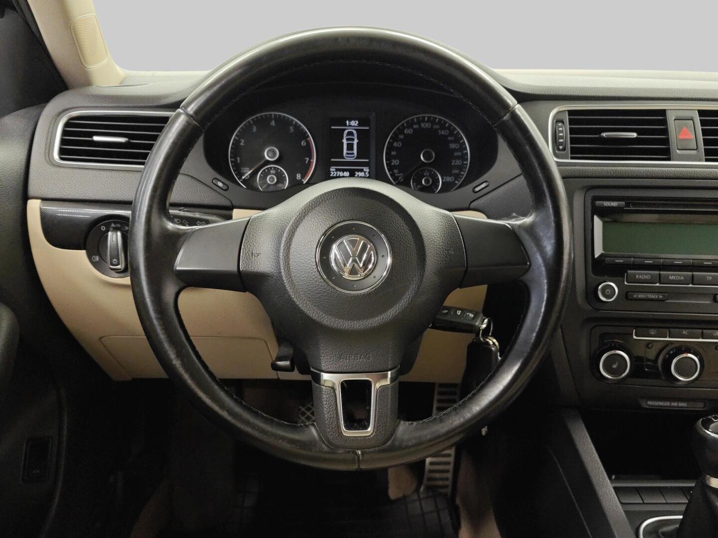VOLKSWAGEN Jetta 2011