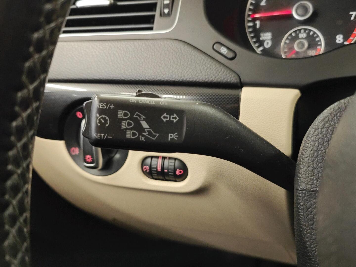 VOLKSWAGEN Jetta 2011