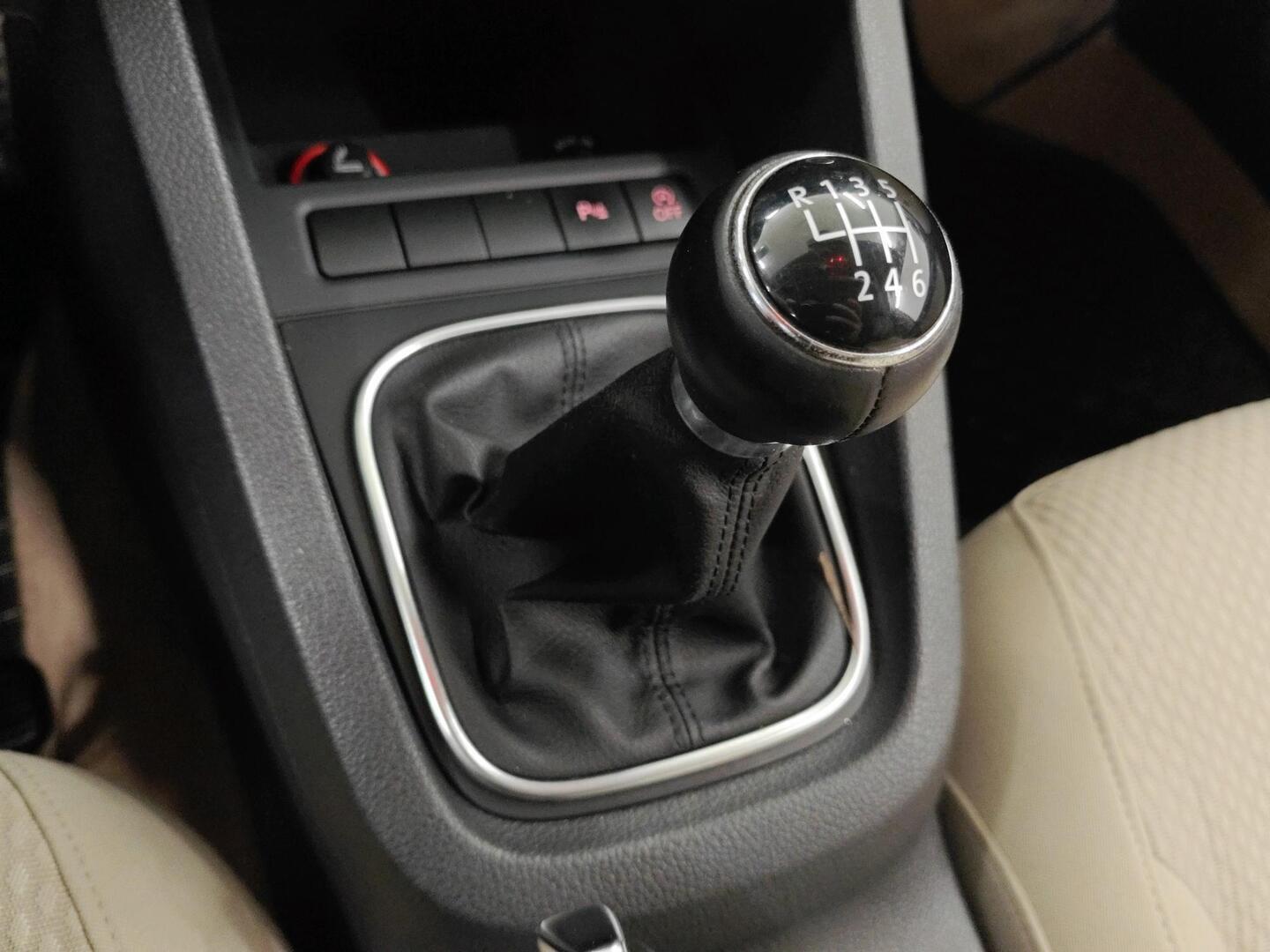 VOLKSWAGEN Jetta 2011