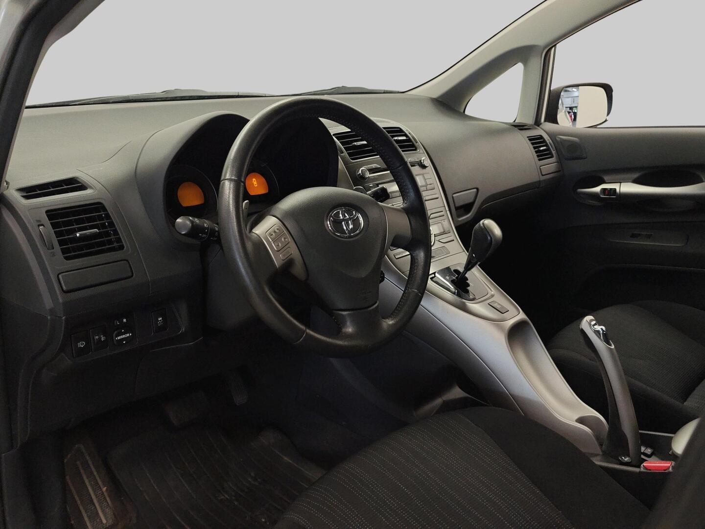 TOYOTA Auris 2007