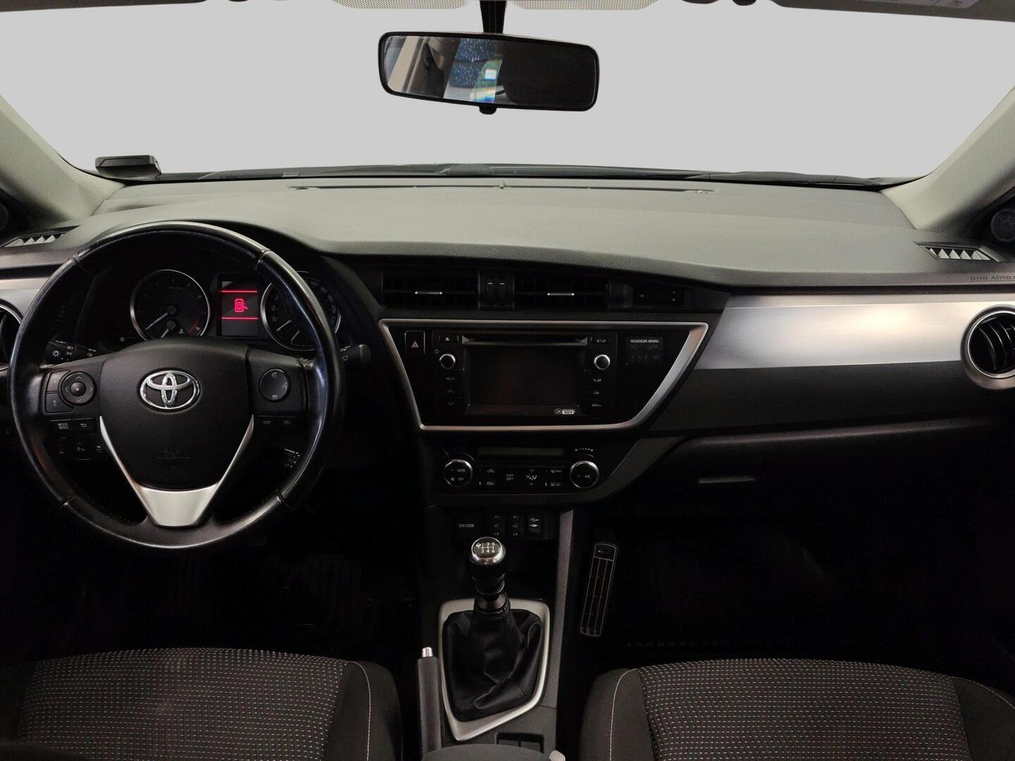 TOYOTA Auris 2012