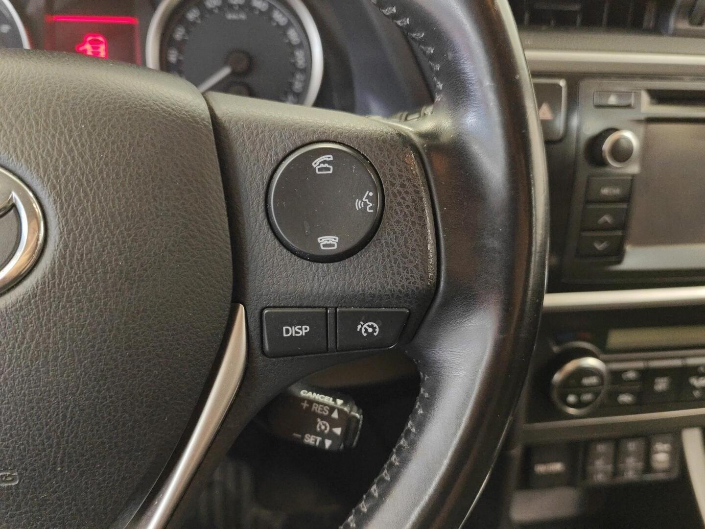 TOYOTA Auris 2012