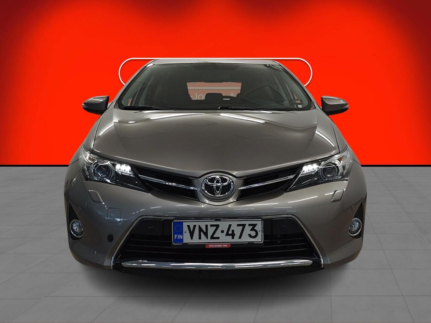 TOYOTA Auris 2012