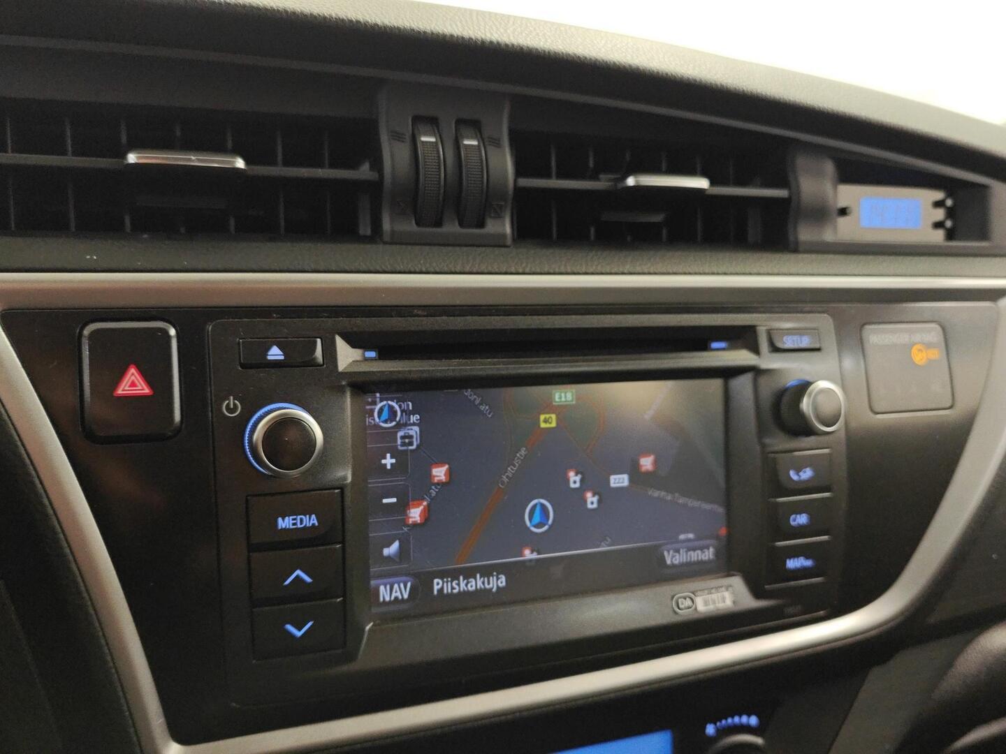 TOYOTA Auris 2012