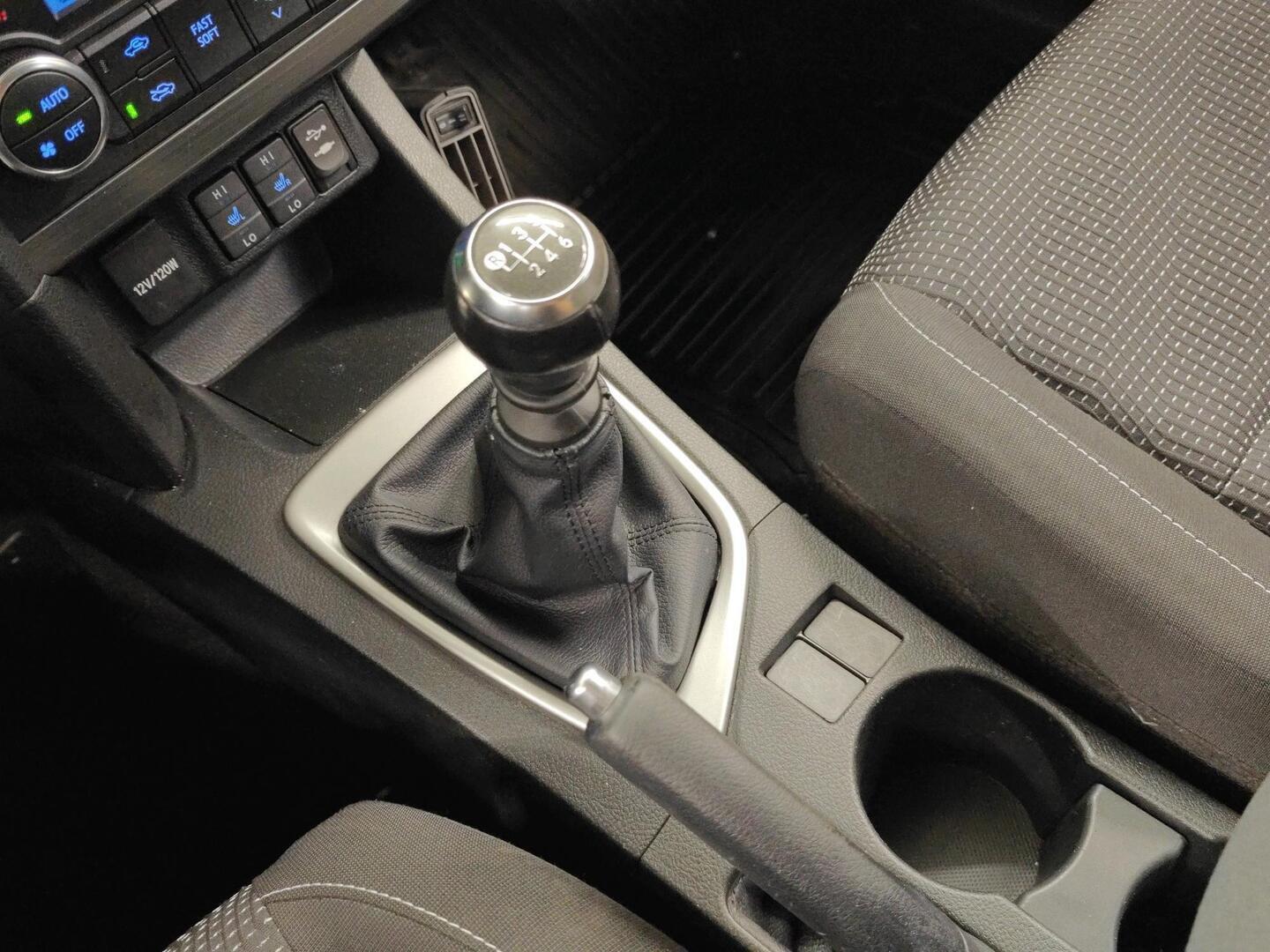 TOYOTA Auris 2012
