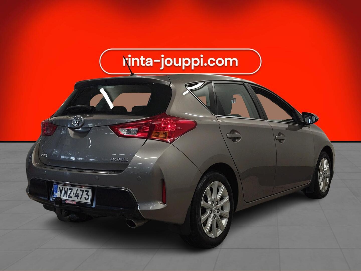 TOYOTA Auris 2012