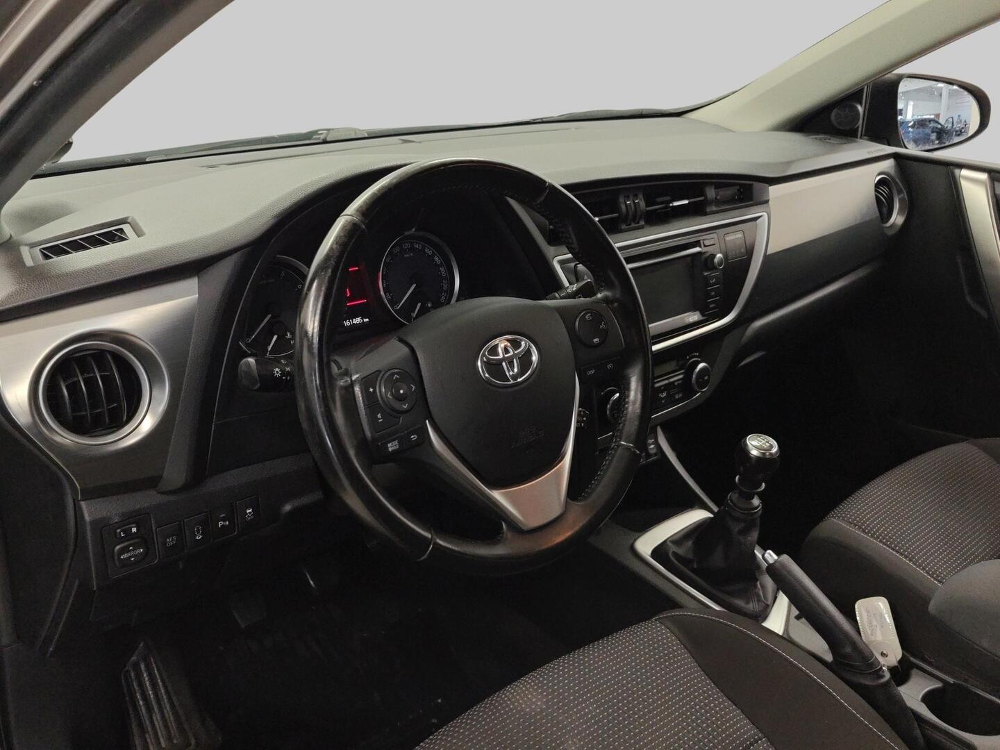 TOYOTA Auris 2012
