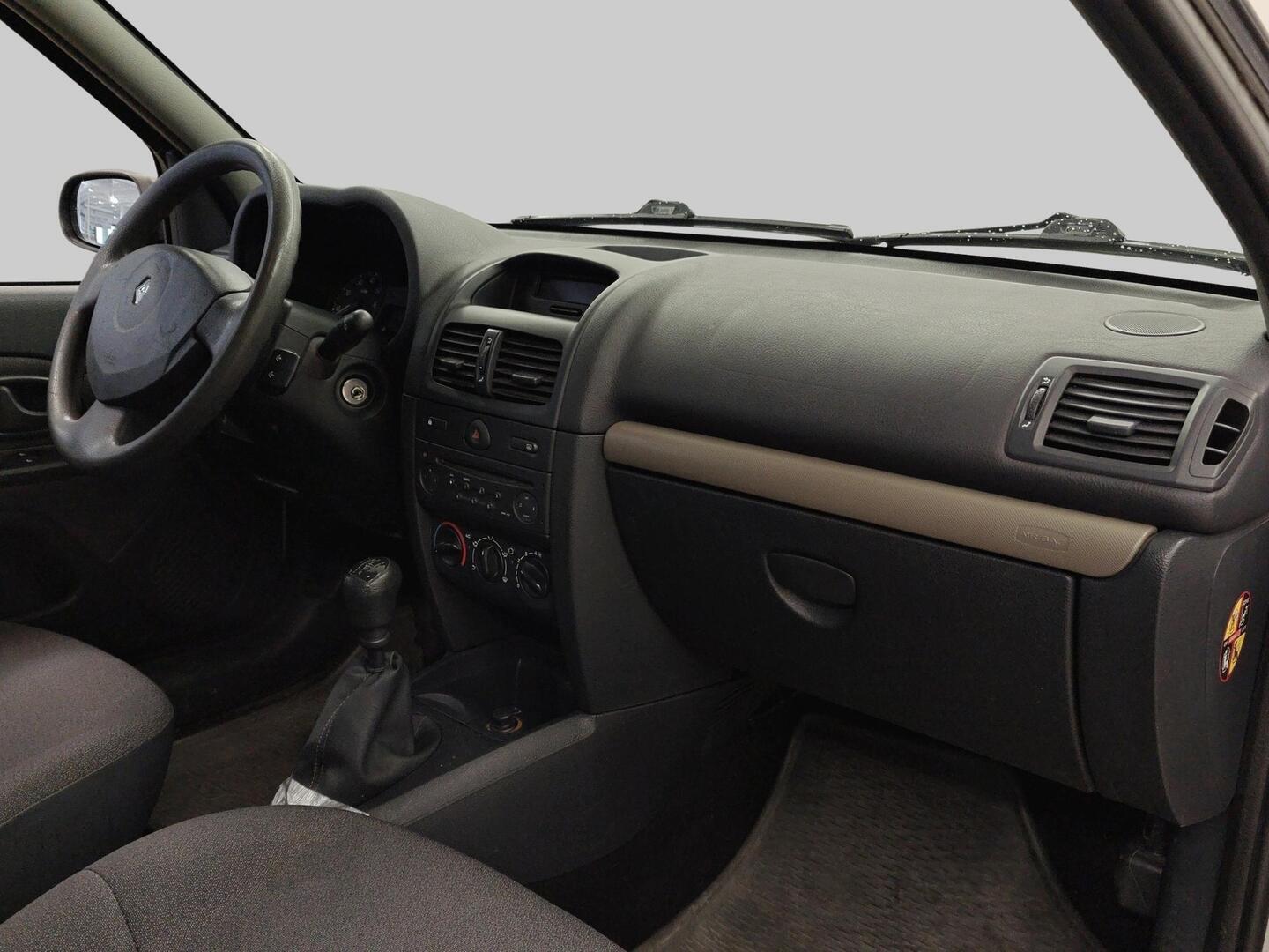 RENAULT Clio 2005