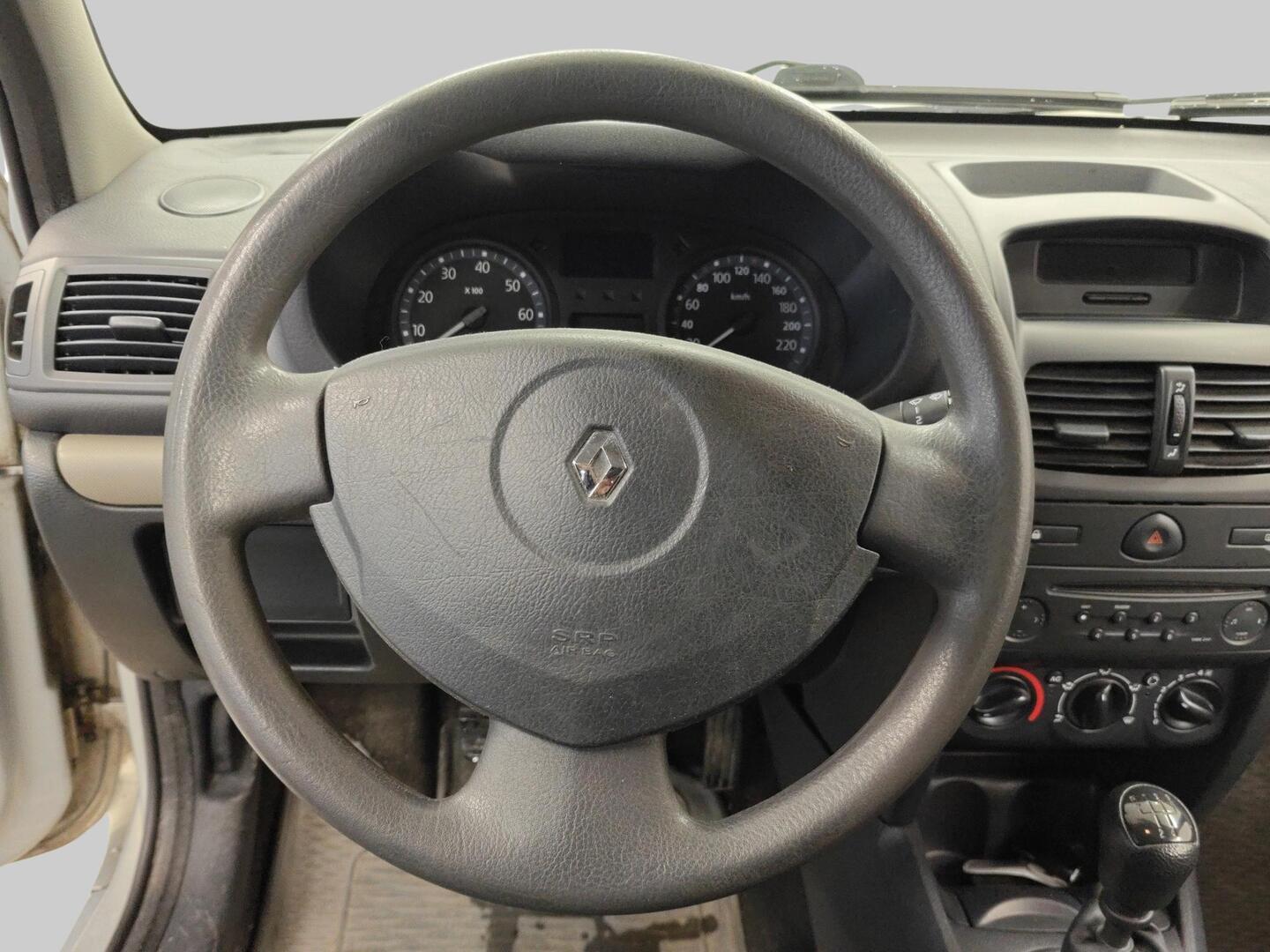 RENAULT Clio 2005