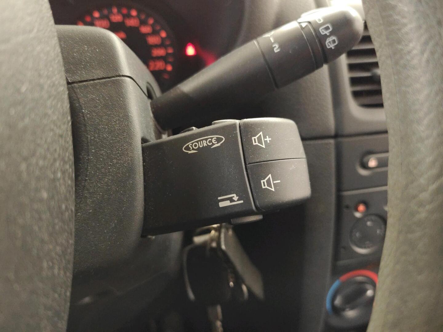 RENAULT Clio 2005