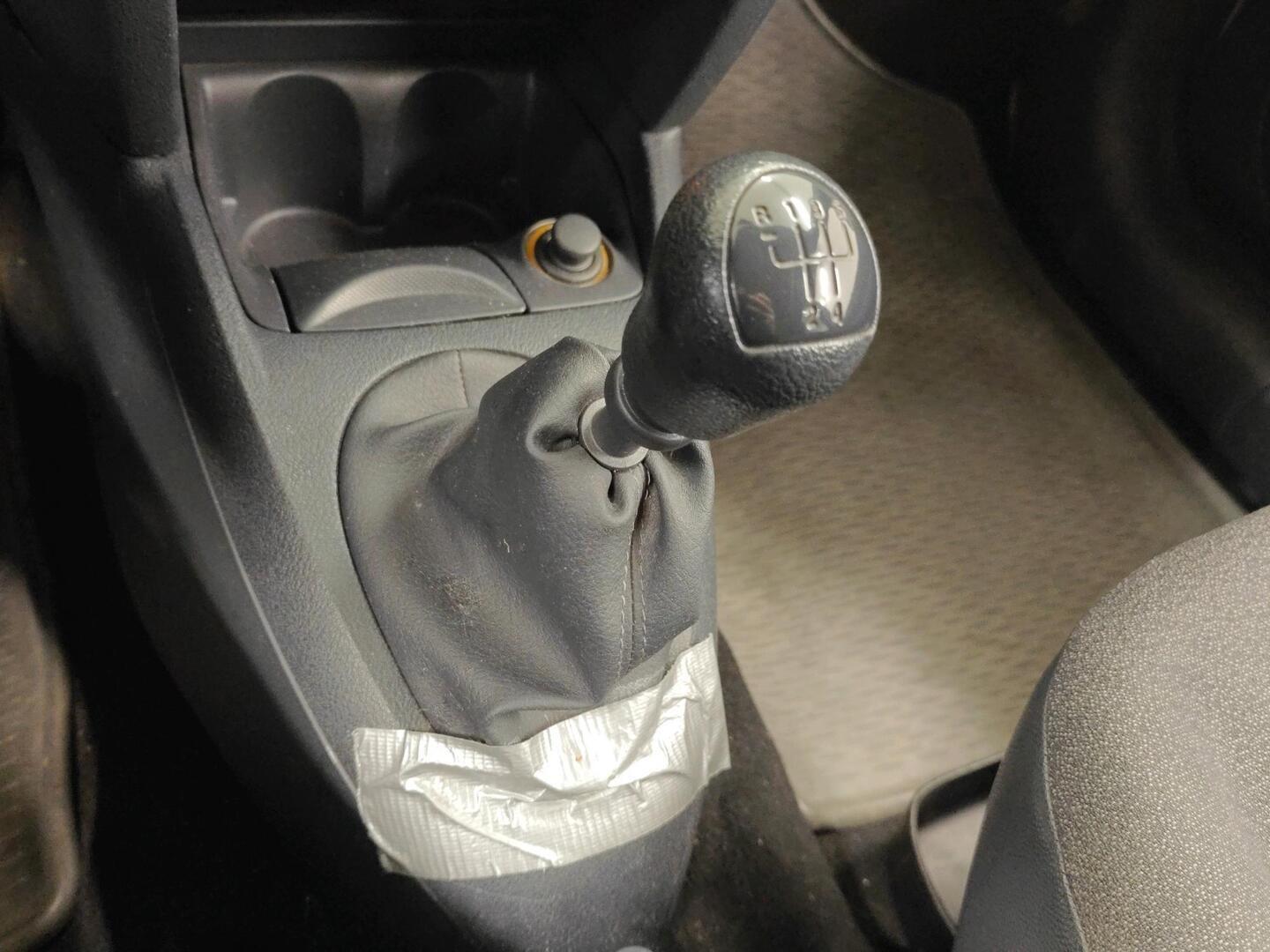 RENAULT Clio 2005