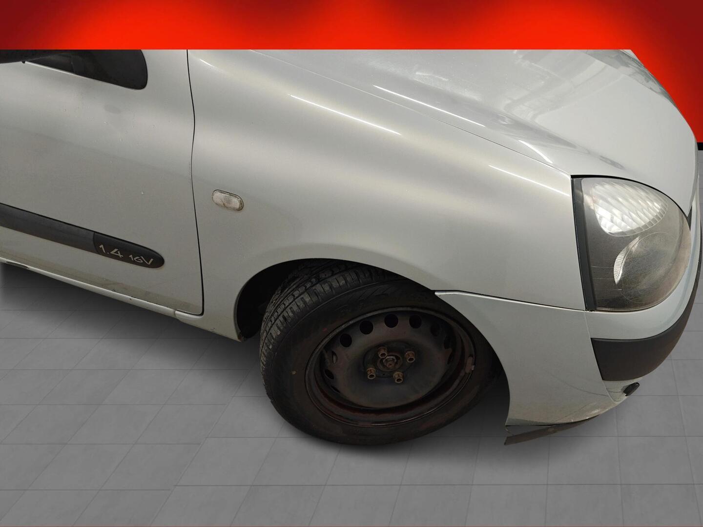 RENAULT Clio 2005