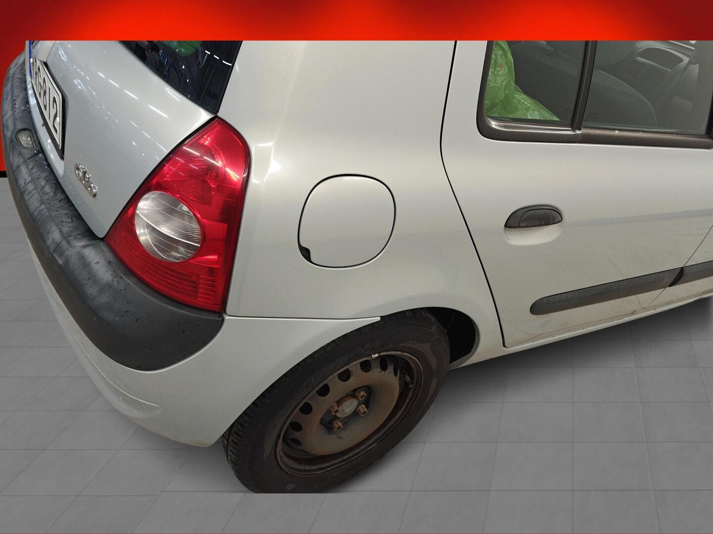 RENAULT Clio 2005