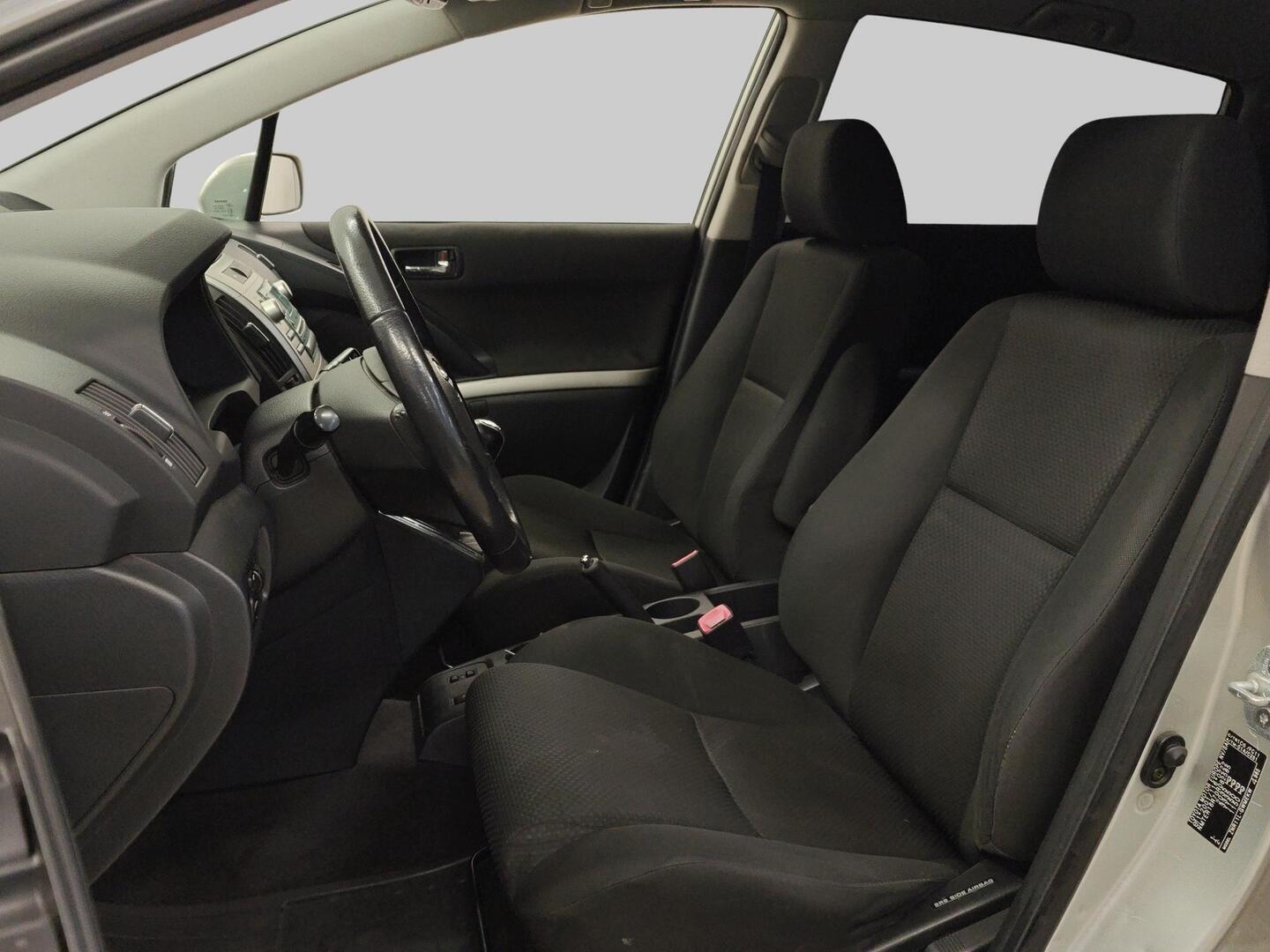 TOYOTA Corolla Verso 2006