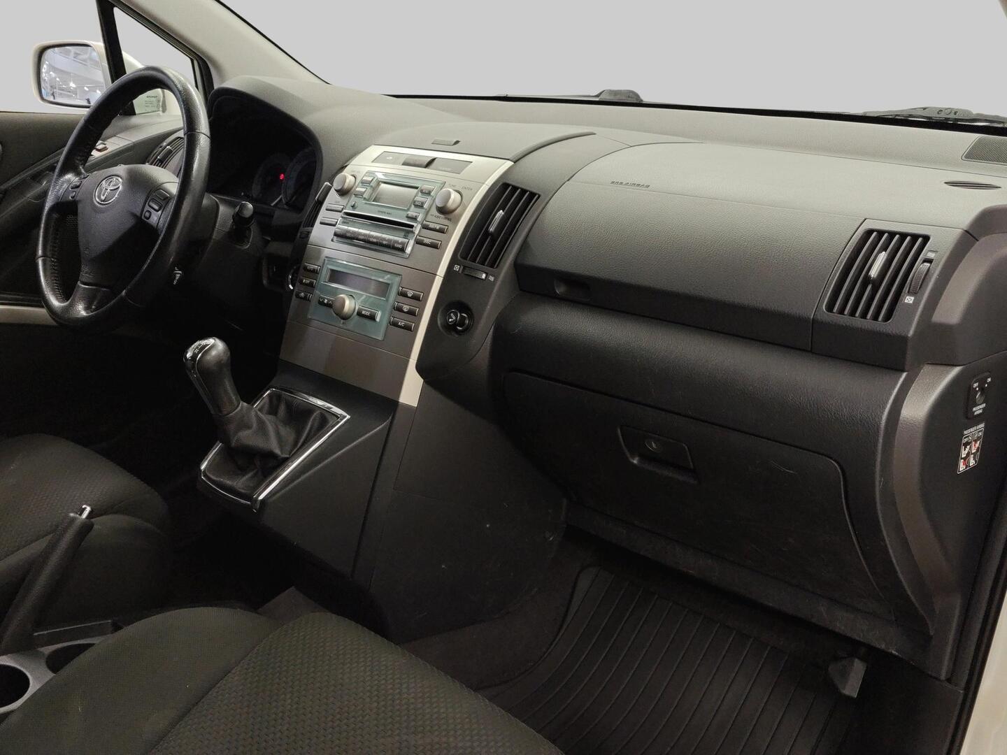 TOYOTA Corolla Verso 2006