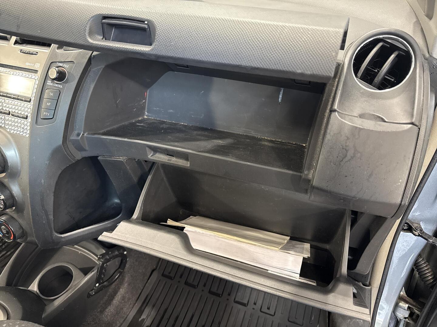 TOYOTA Yaris 2011