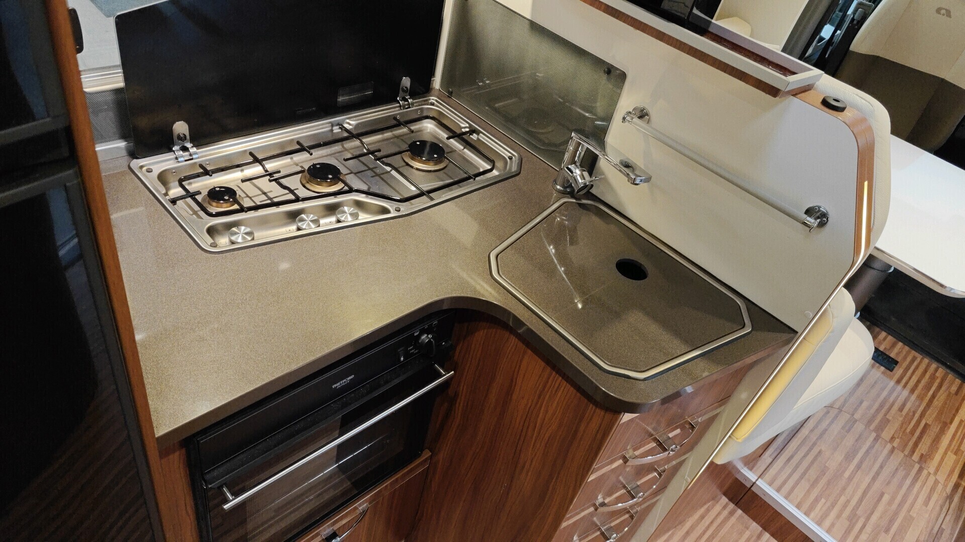 ADRIA Matrix Supreme M 687 SL 2015