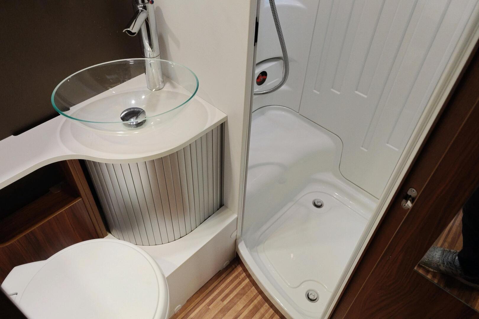 ADRIA Matrix Supreme M 687 SL 2015