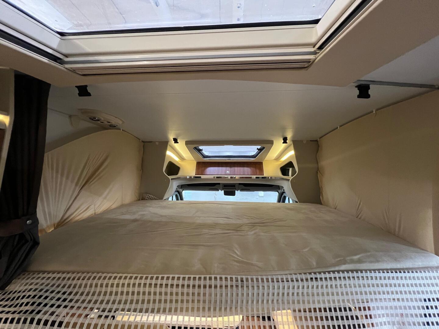 ADRIA Matrix Supreme M 687 SL 2015