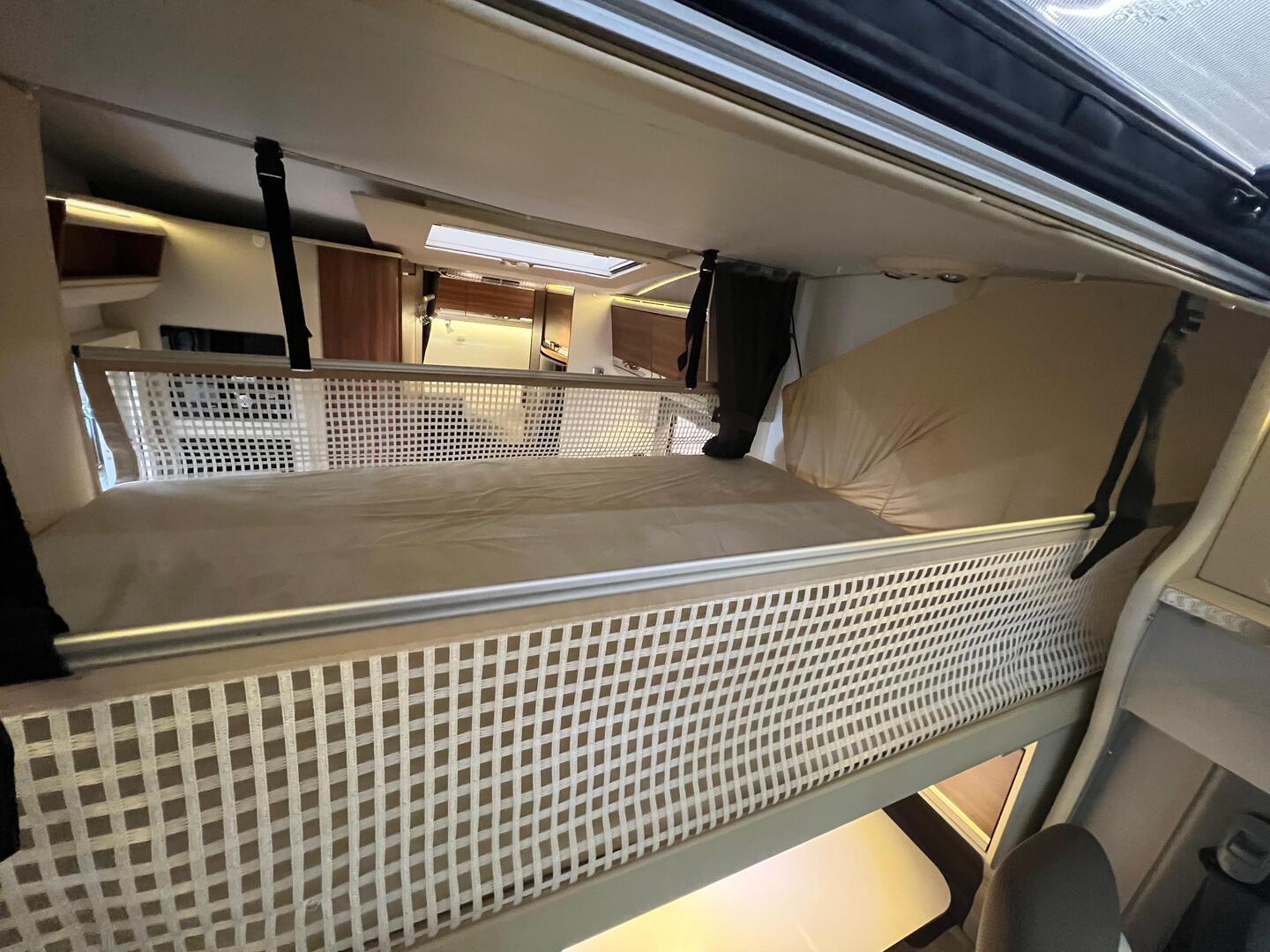 ADRIA Matrix Supreme M 687 SL 2015