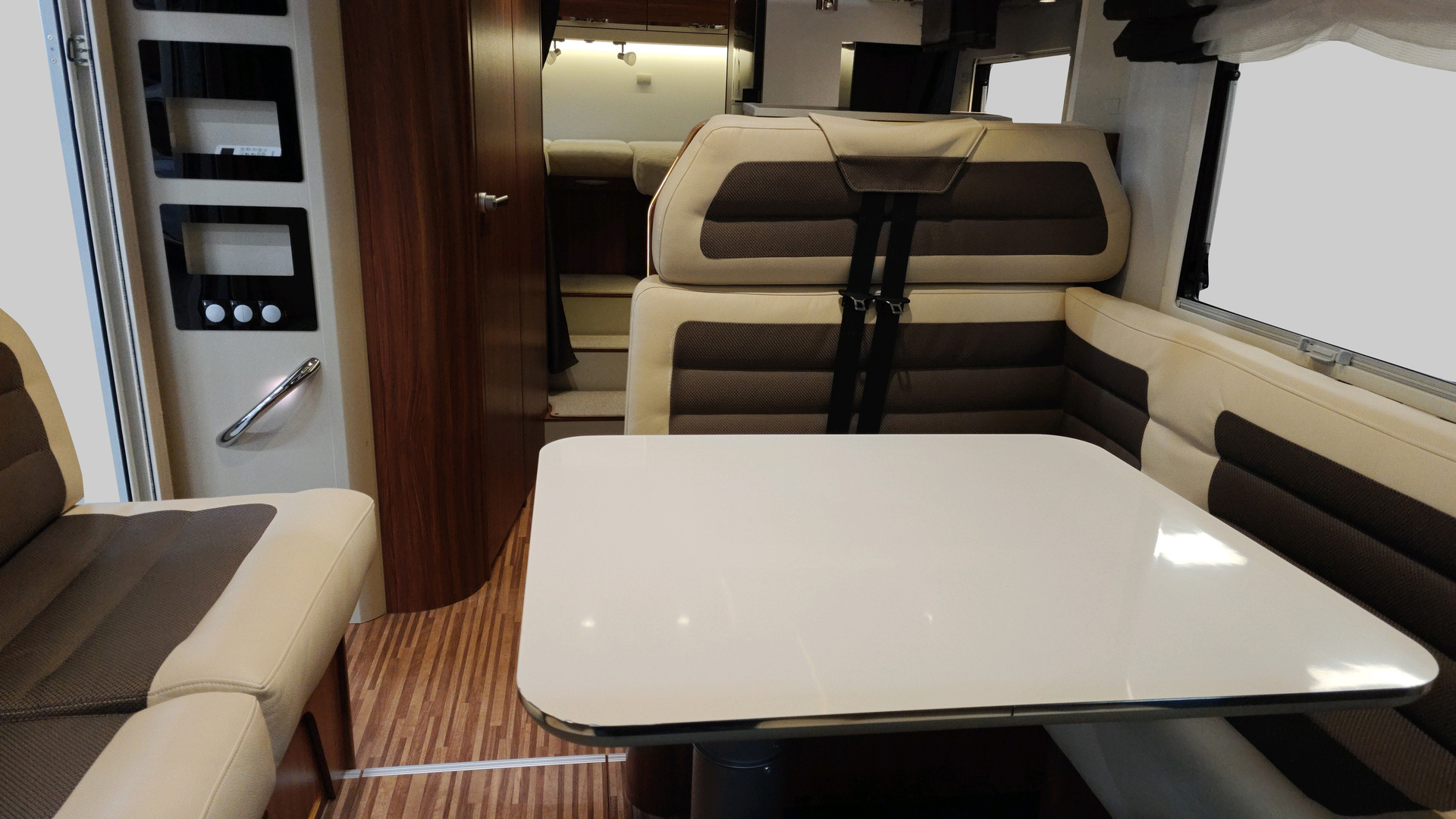 ADRIA Matrix Supreme M 687 SL 2015