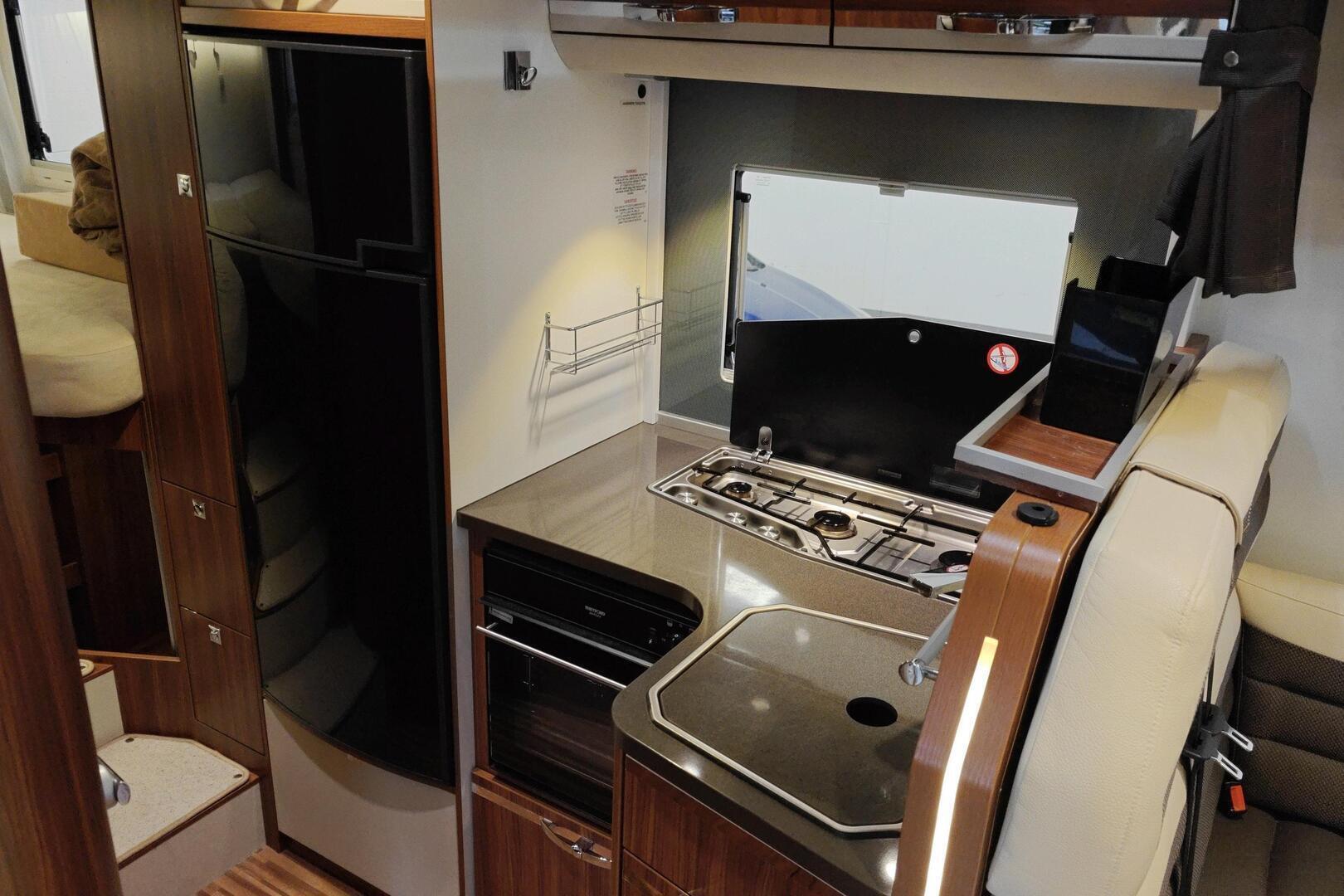 ADRIA Matrix Supreme M 687 SL 2015