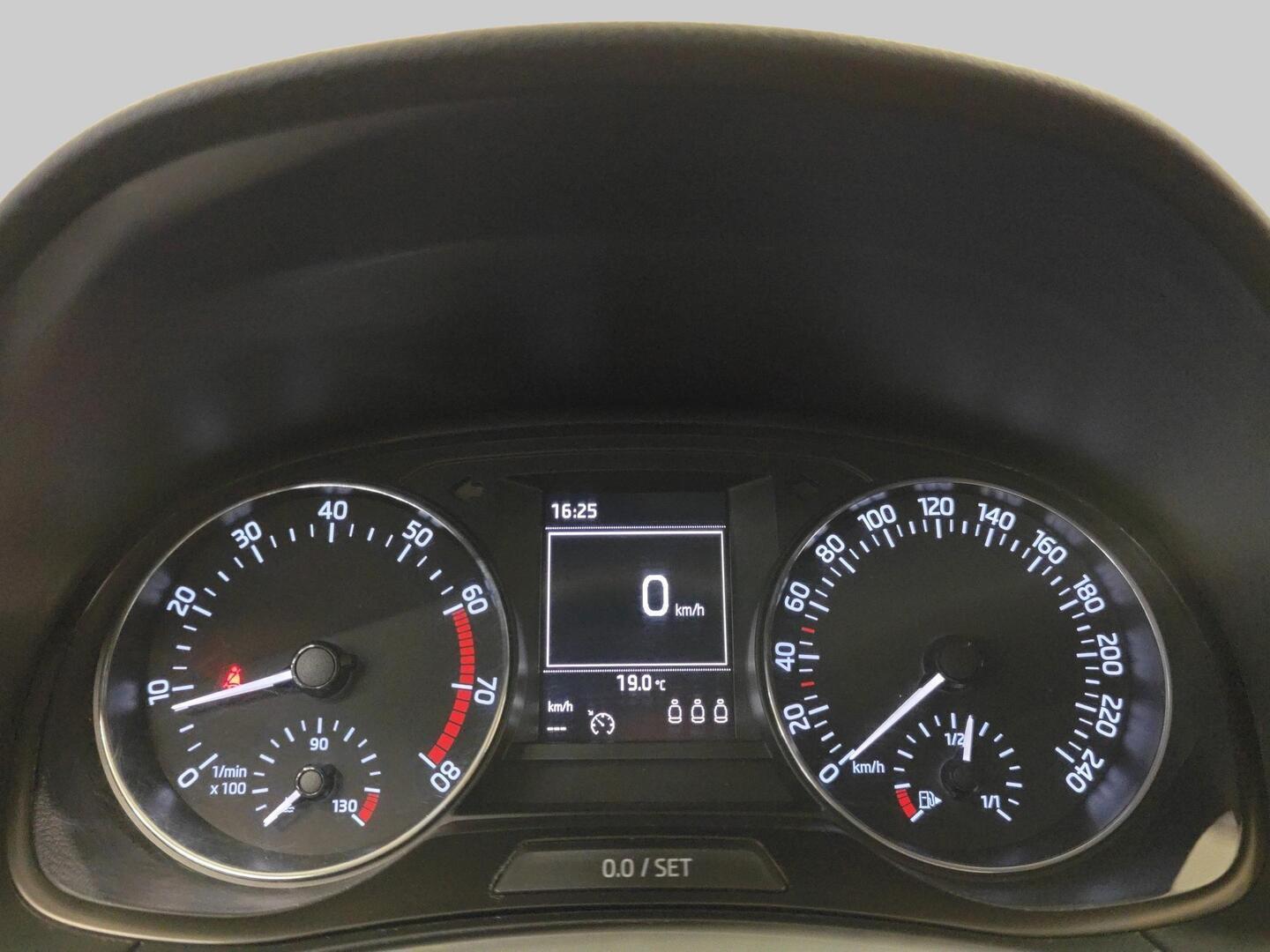 SKODA Fabia 2016