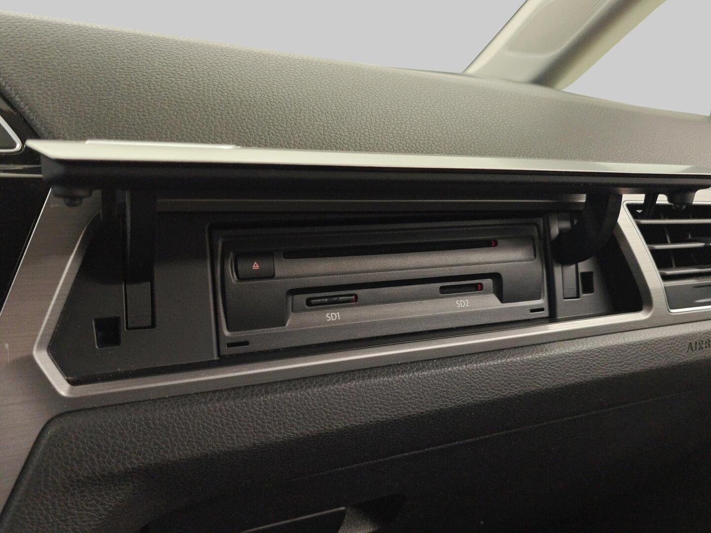 VOLKSWAGEN Touran 2018