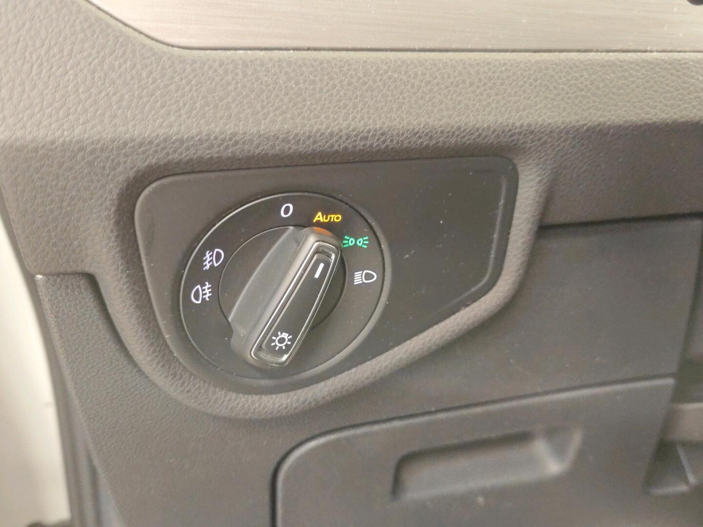 VOLKSWAGEN Touran 2018