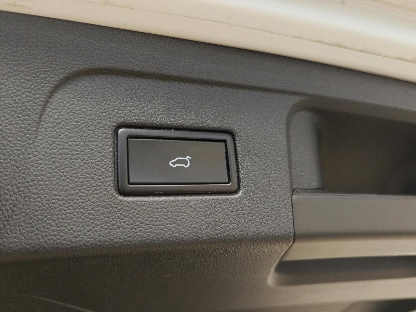 VOLKSWAGEN Touran 2018