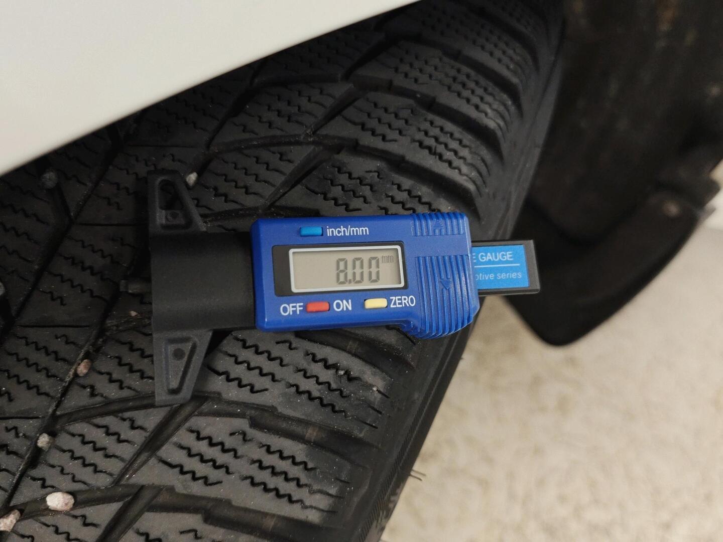 VOLKSWAGEN Touran 2018