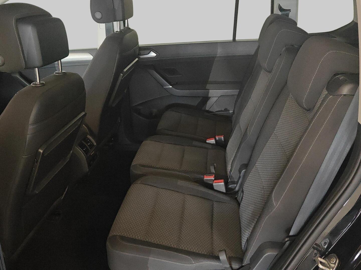 VOLKSWAGEN TOURAN 2021