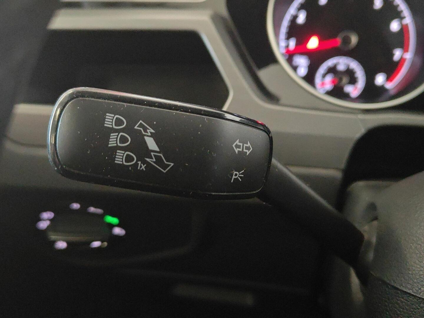 VOLKSWAGEN TOURAN 2021