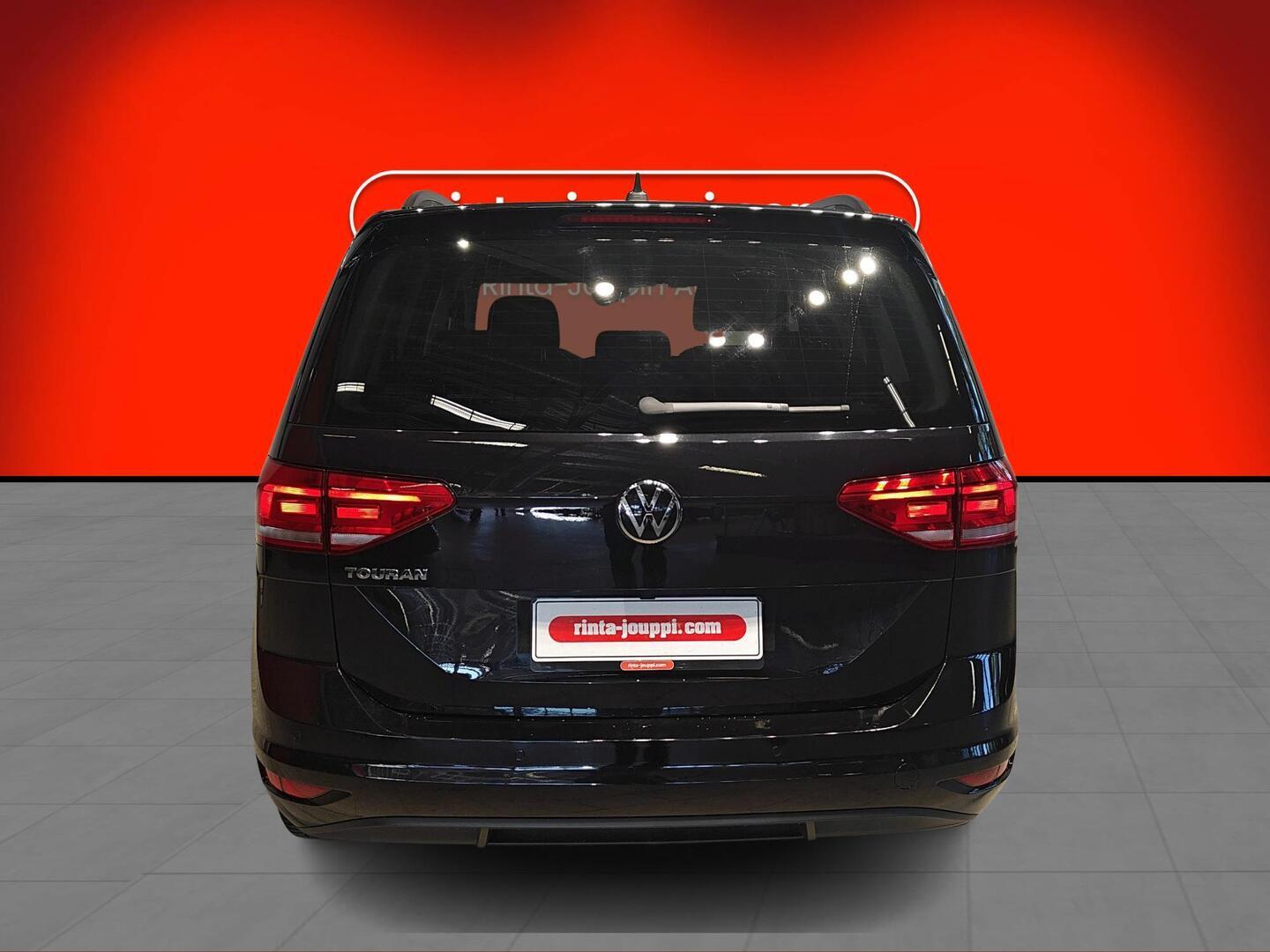 VOLKSWAGEN TOURAN 2021