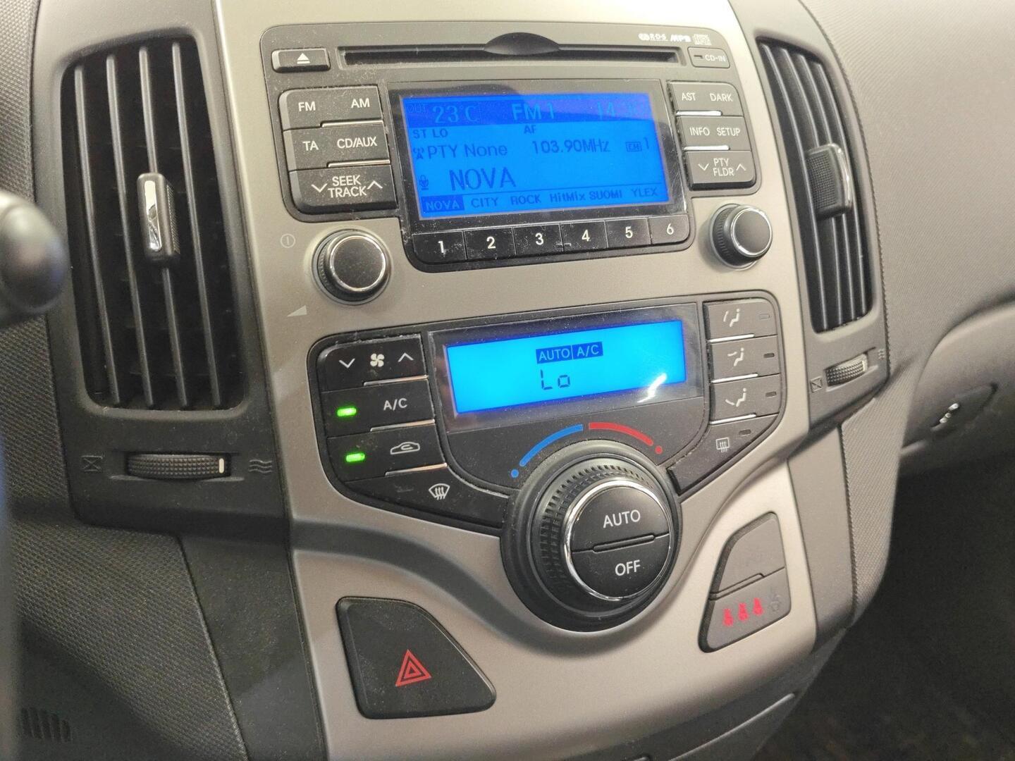 HYUNDAI i30 2010