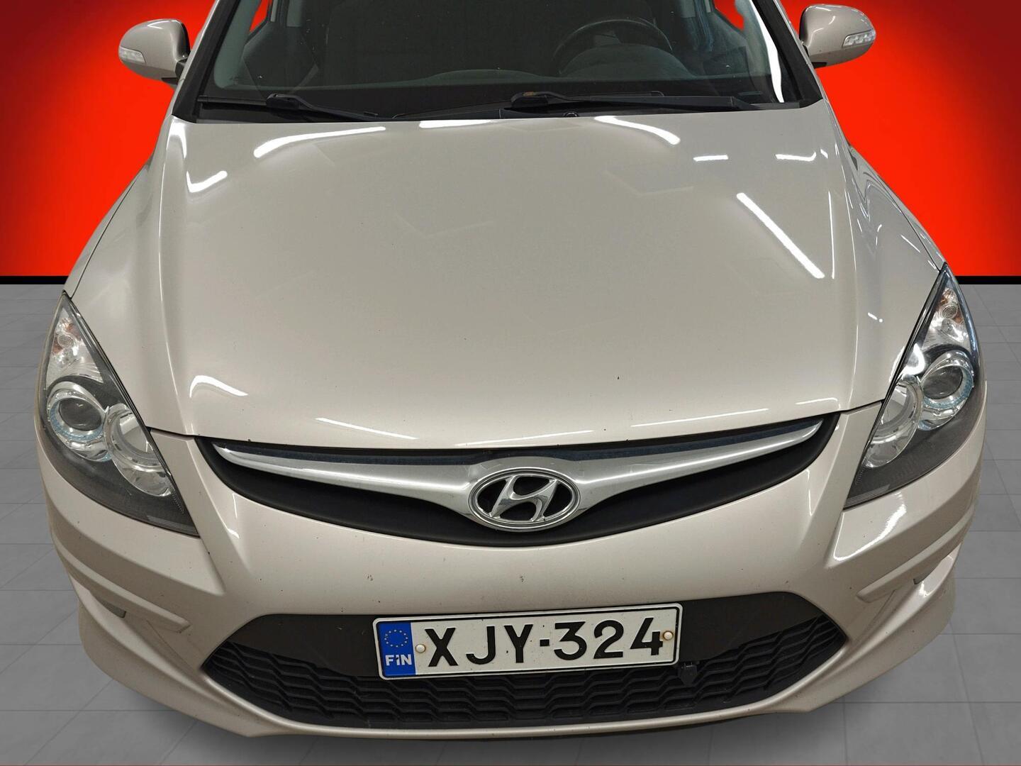 HYUNDAI i30 2010