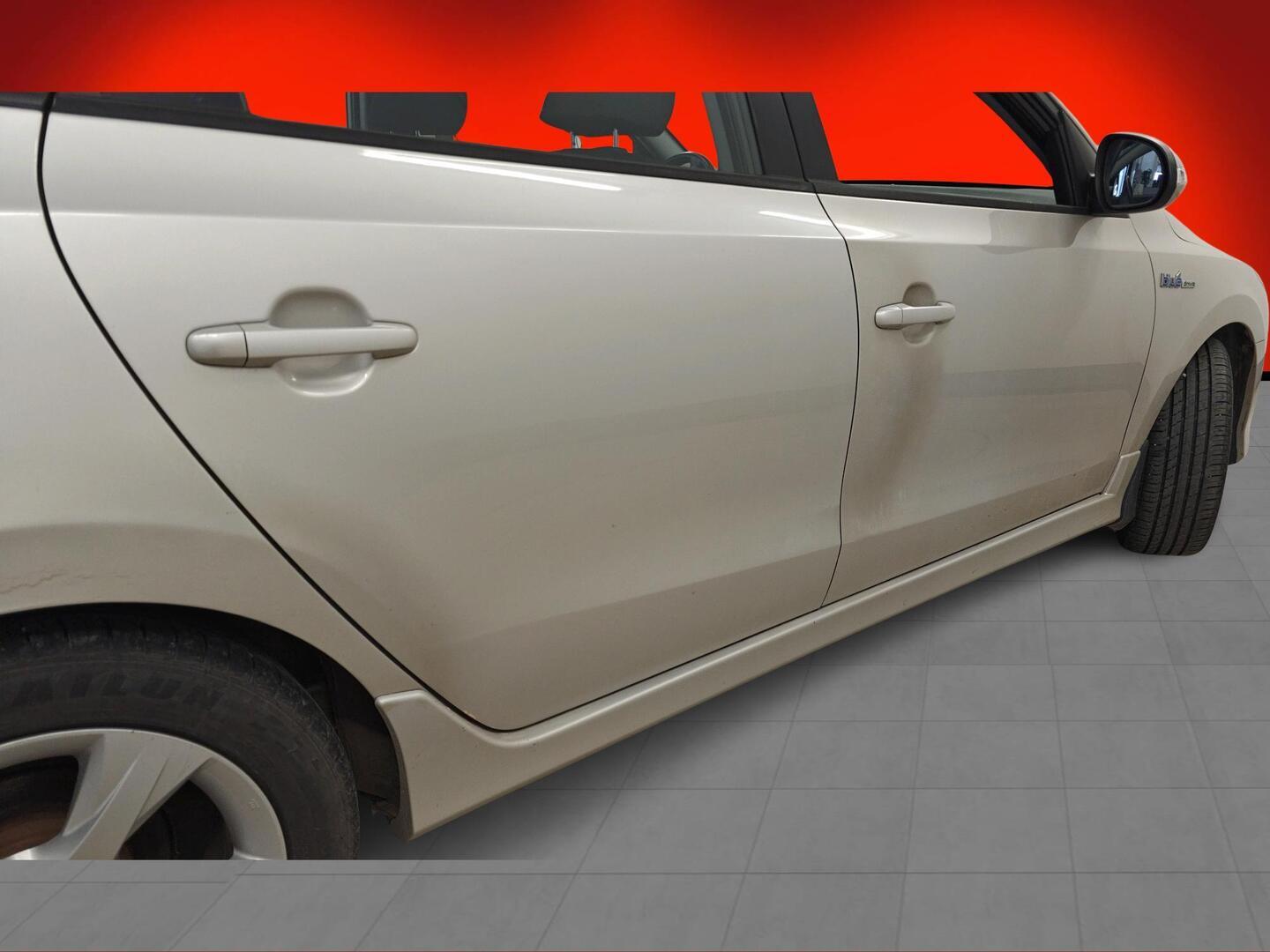 HYUNDAI i30 2010