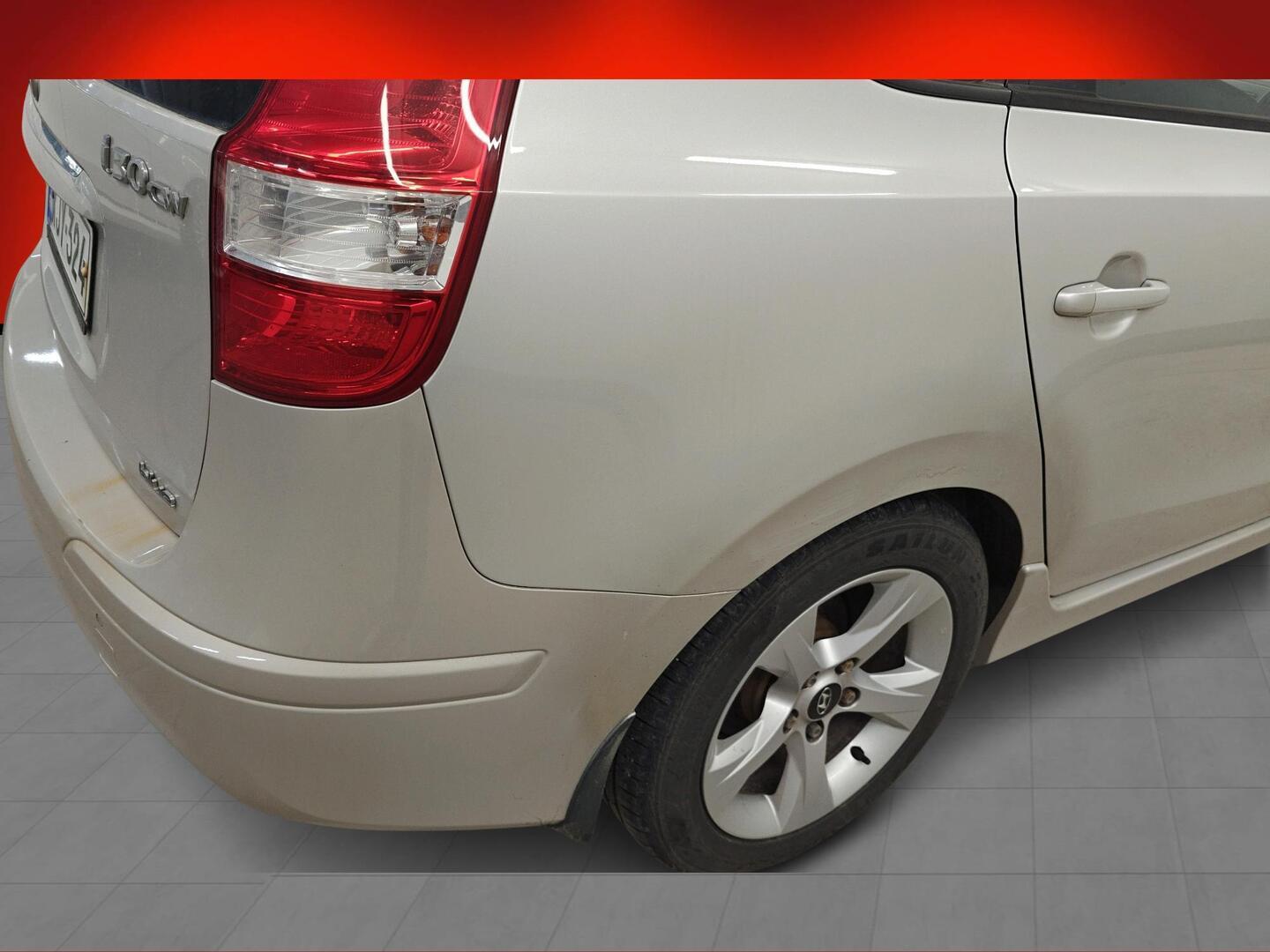 HYUNDAI i30 2010