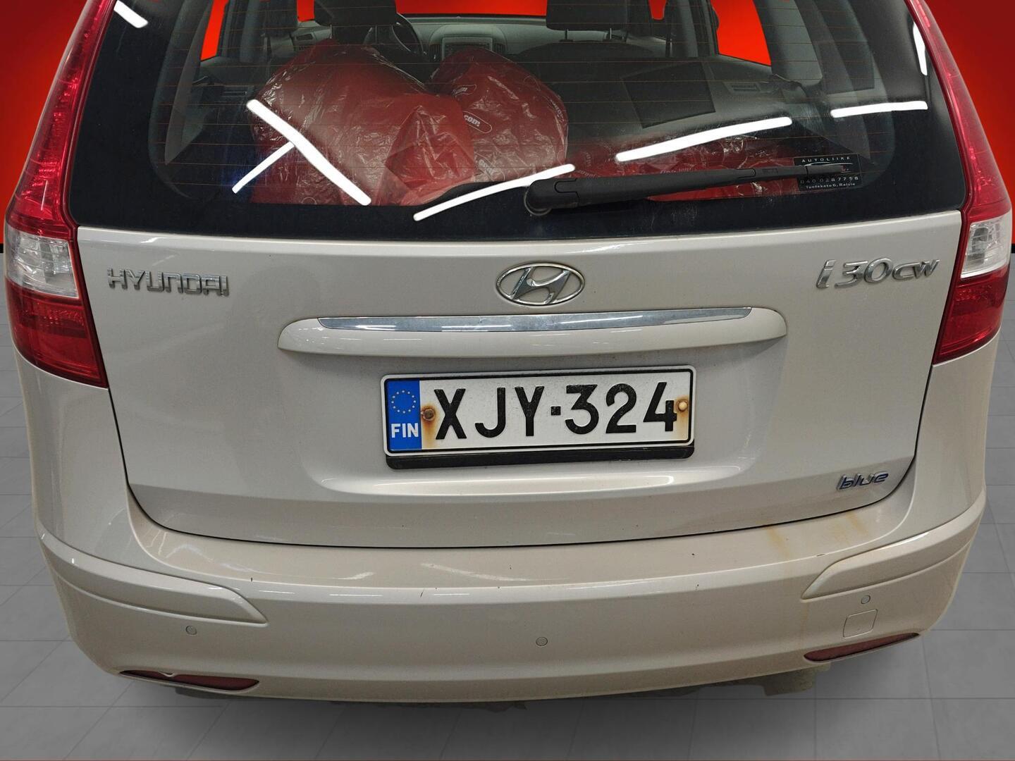 HYUNDAI i30 2010