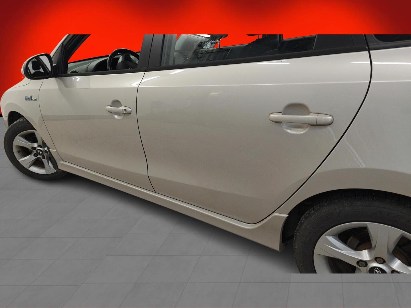 HYUNDAI i30 2010