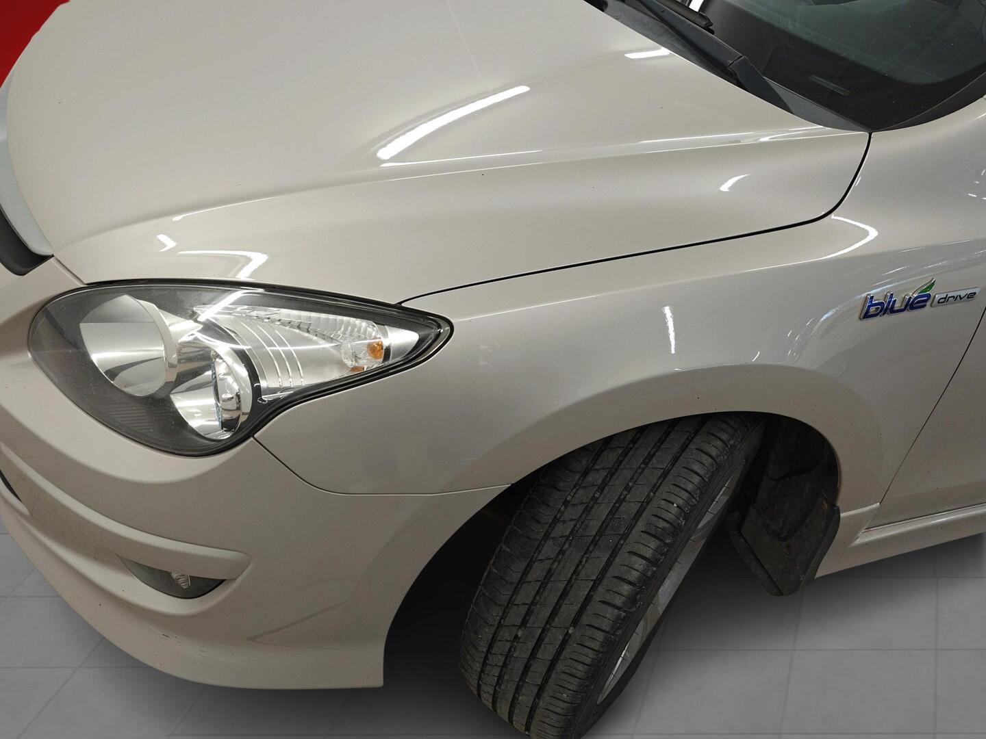 HYUNDAI i30 2010