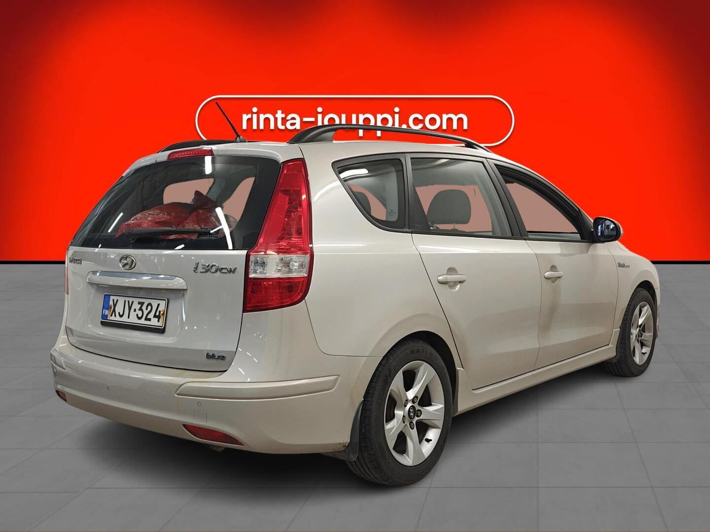 HYUNDAI i30 2010