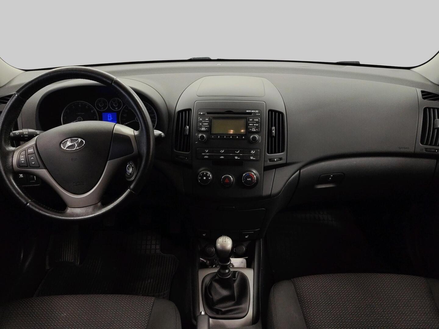 HYUNDAI i30 2011