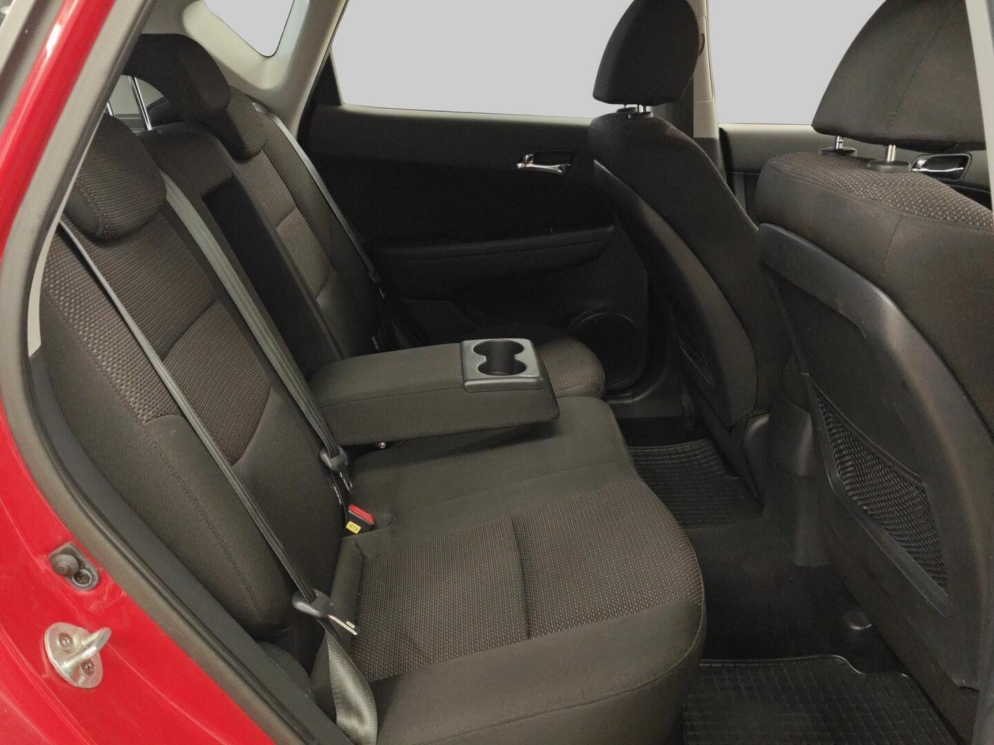 HYUNDAI i30 2011