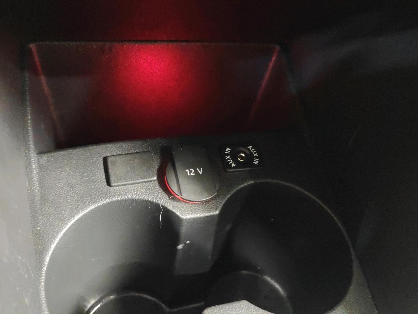 VOLKSWAGEN Polo 2012