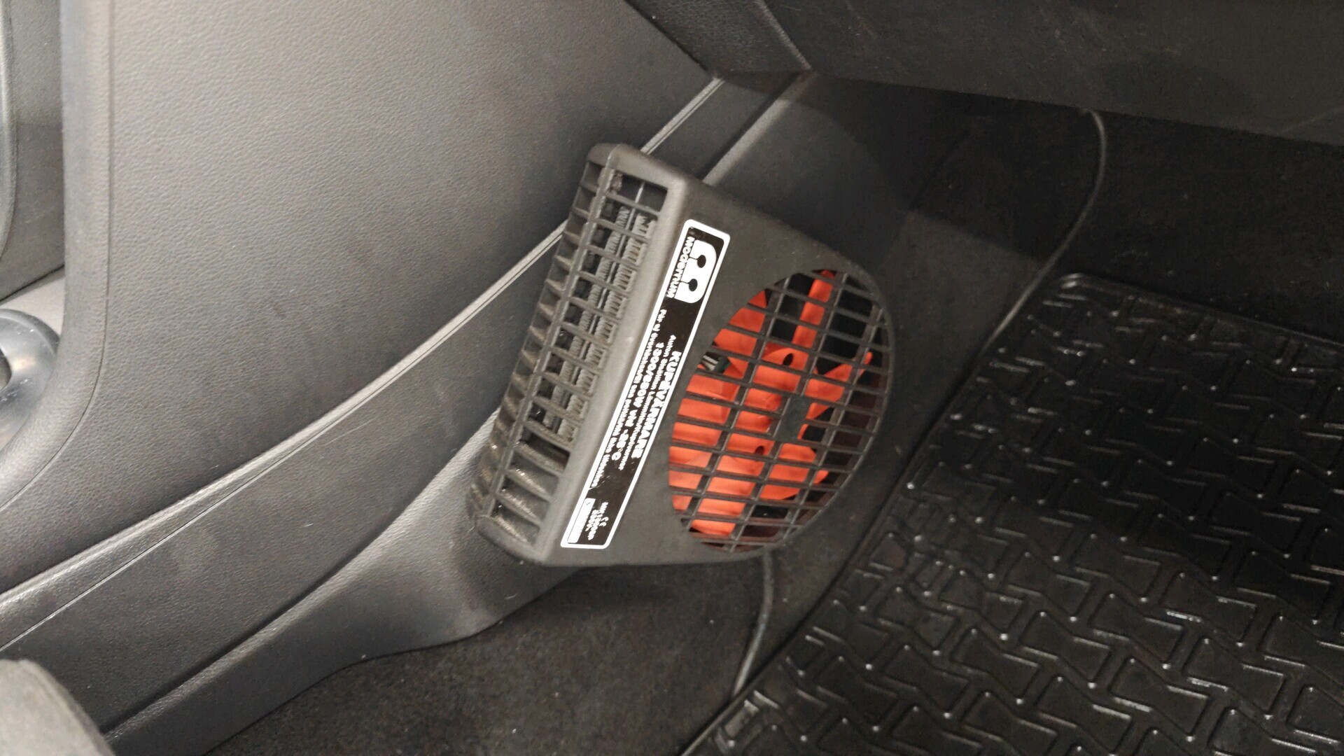 VOLKSWAGEN Polo 2012